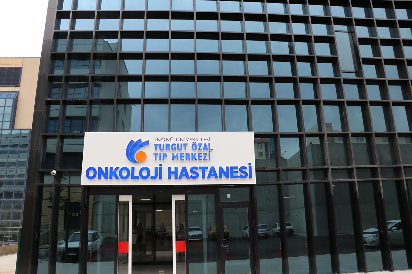 Türkiye’nin en büyük Onkoloji Hastanesi hizmete açıldı Türkiye’nin en büyük Onkoloji Hastanesi hizmete açıldı